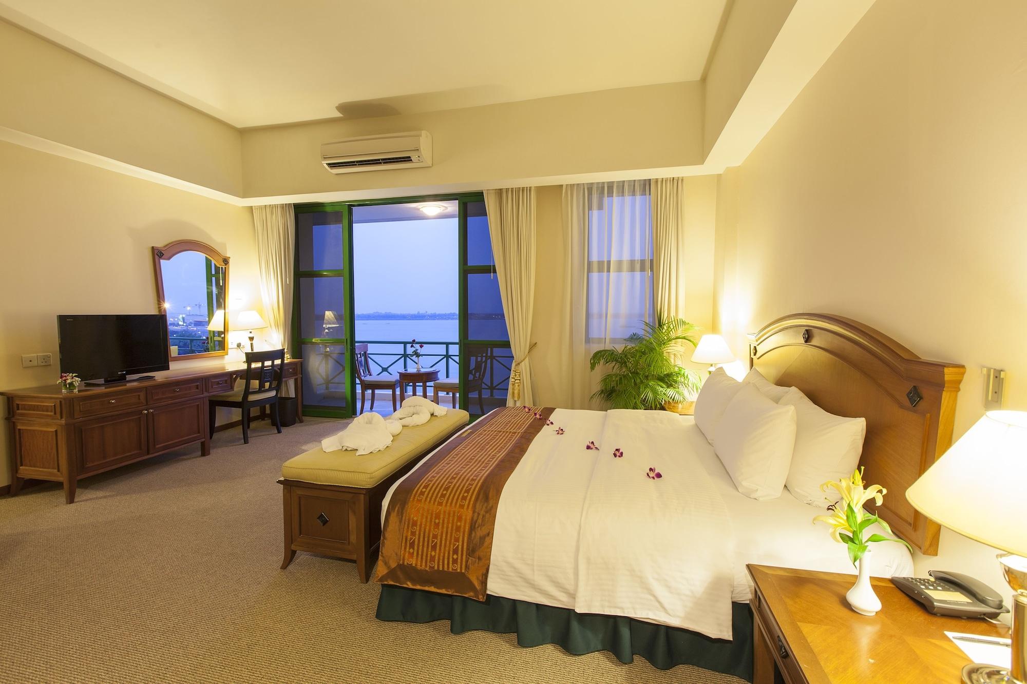 Himawari Hotel Apartments Phnom Penh Eksteriør billede