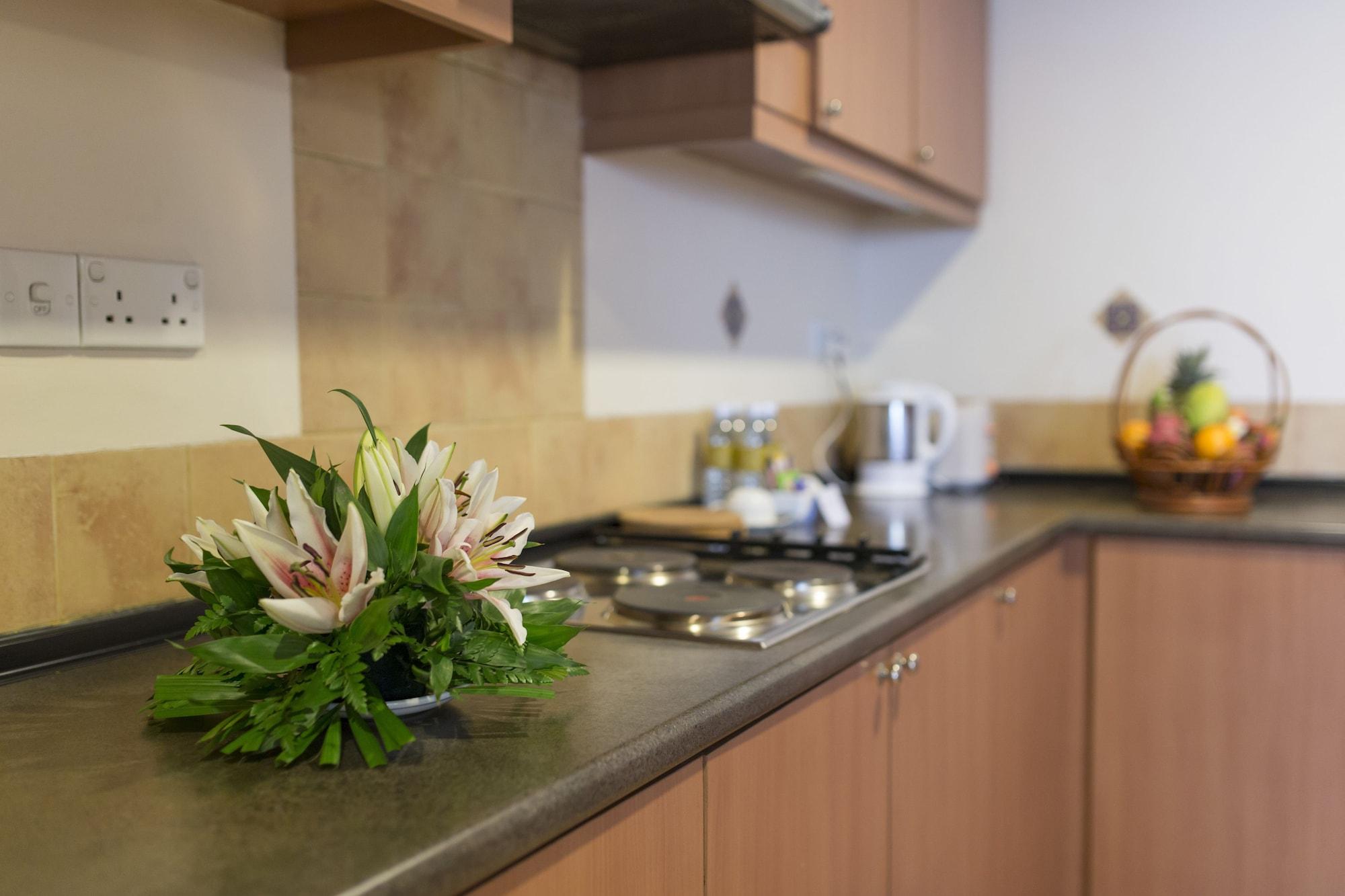 Himawari Hotel Apartments Phnom Penh Eksteriør billede