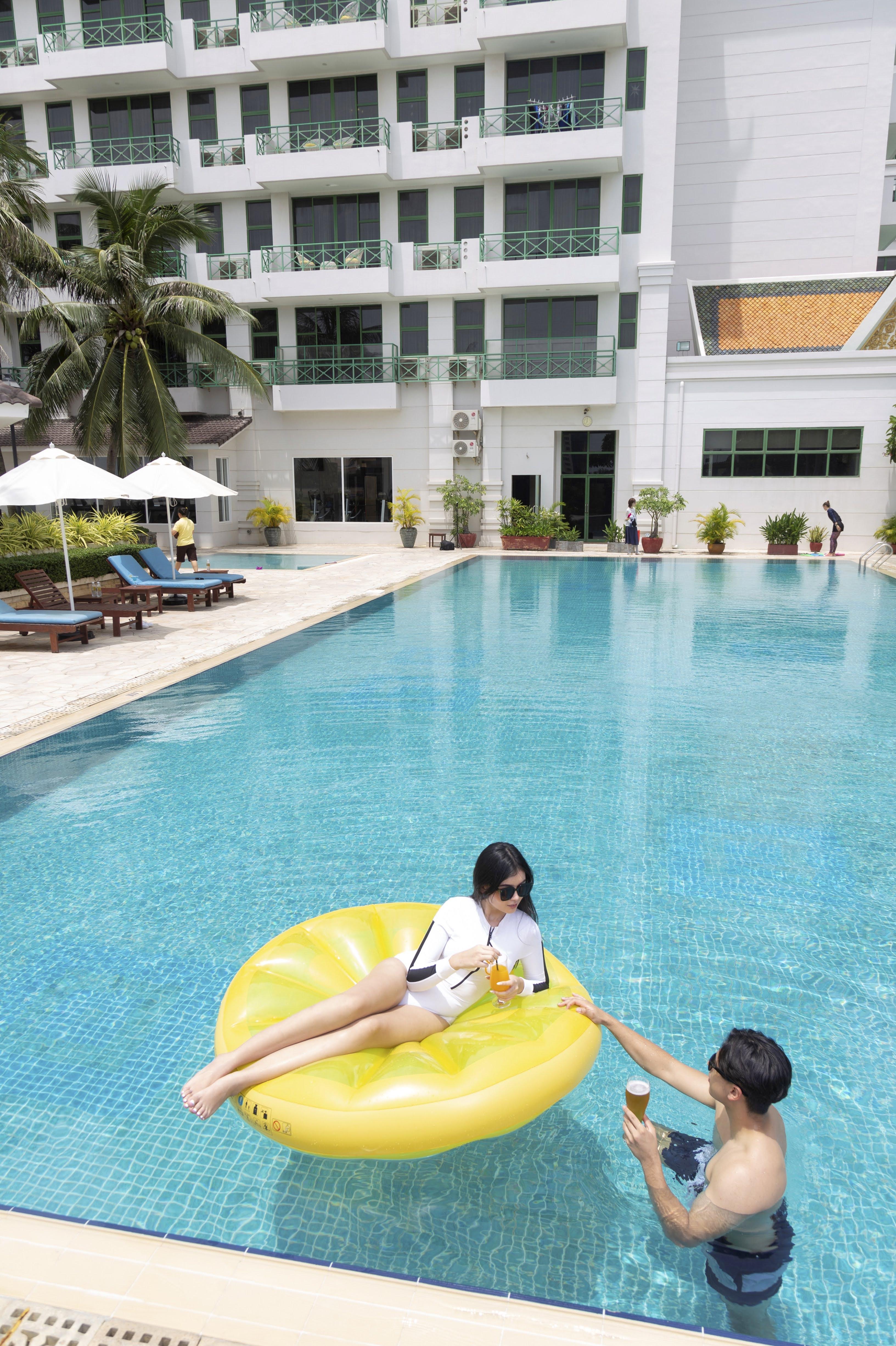 Himawari Hotel Apartments Phnom Penh Eksteriør billede