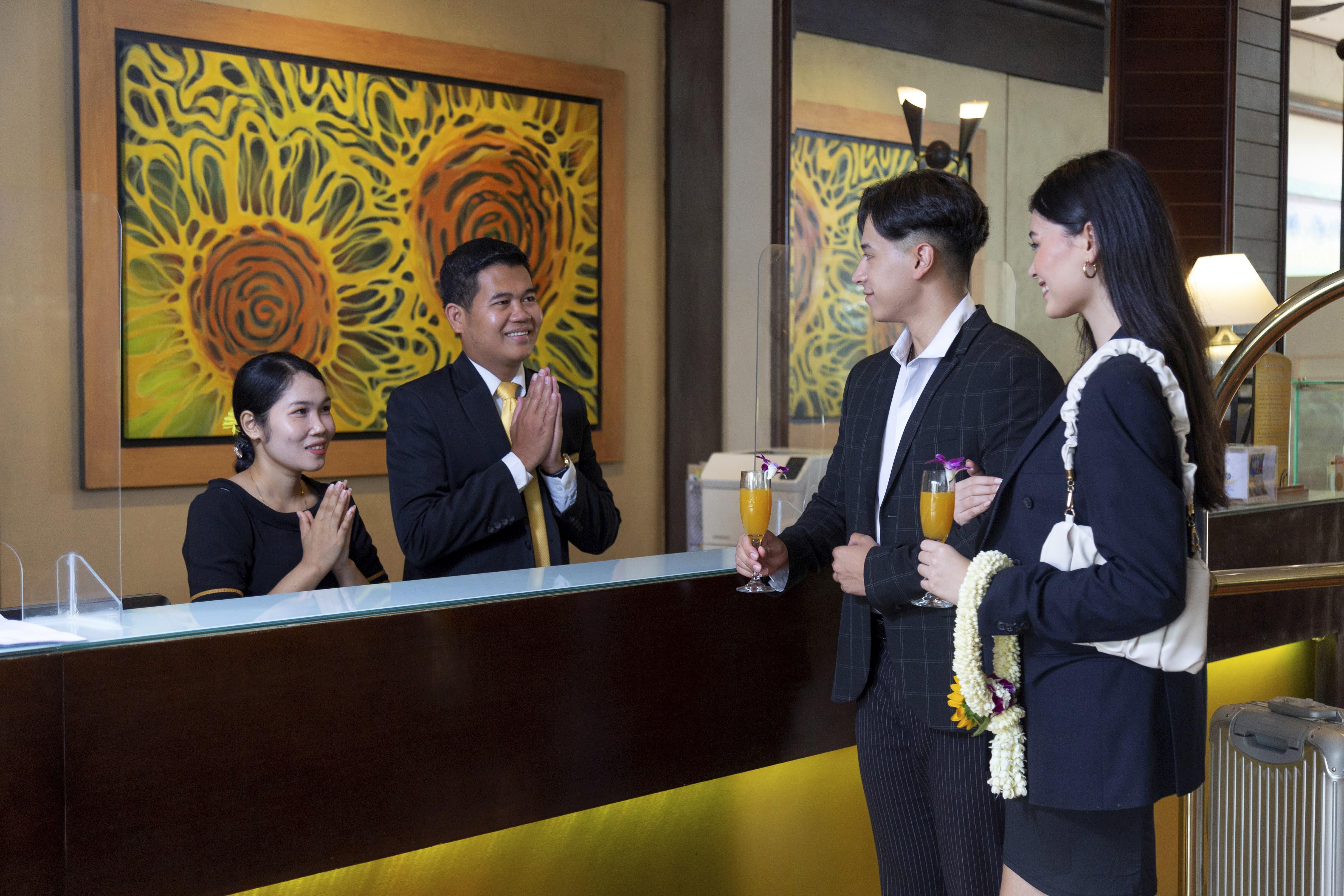Himawari Hotel Apartments Phnom Penh Eksteriør billede