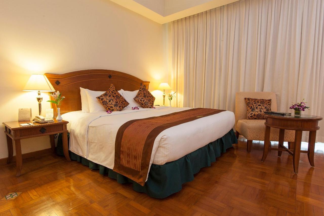 Himawari Hotel Apartments Phnom Penh Eksteriør billede