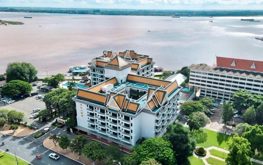Himawari Hotel Apartments Phnom Penh Eksteriør billede